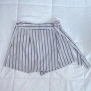 Pretty Little Thing Striped Skort